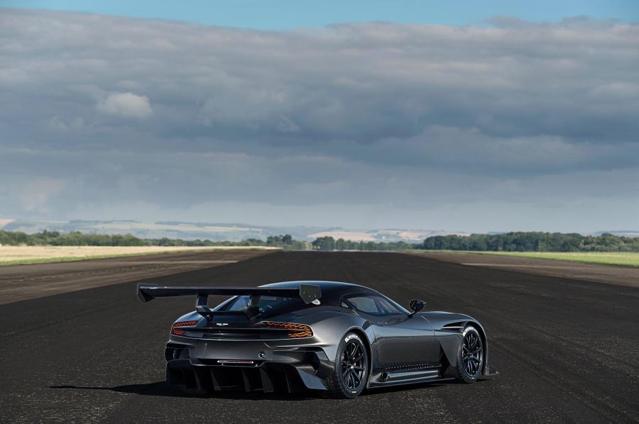  Aston Martin Vulcan 2016 года  (фото 3 из 38)